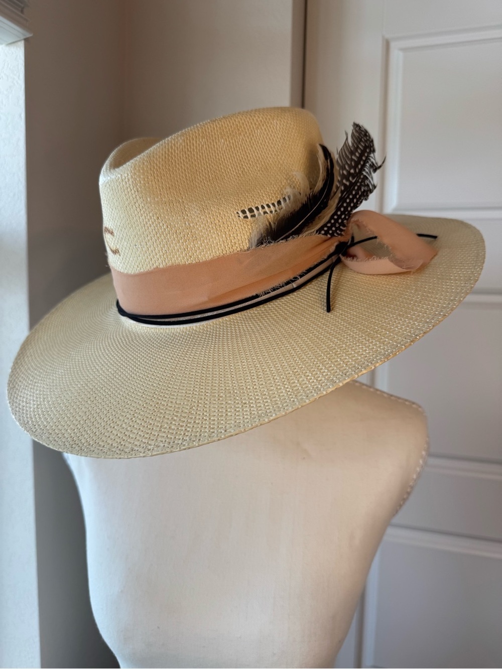 Charlie 1 Horse Straw Hat - Picture 2 of 6
